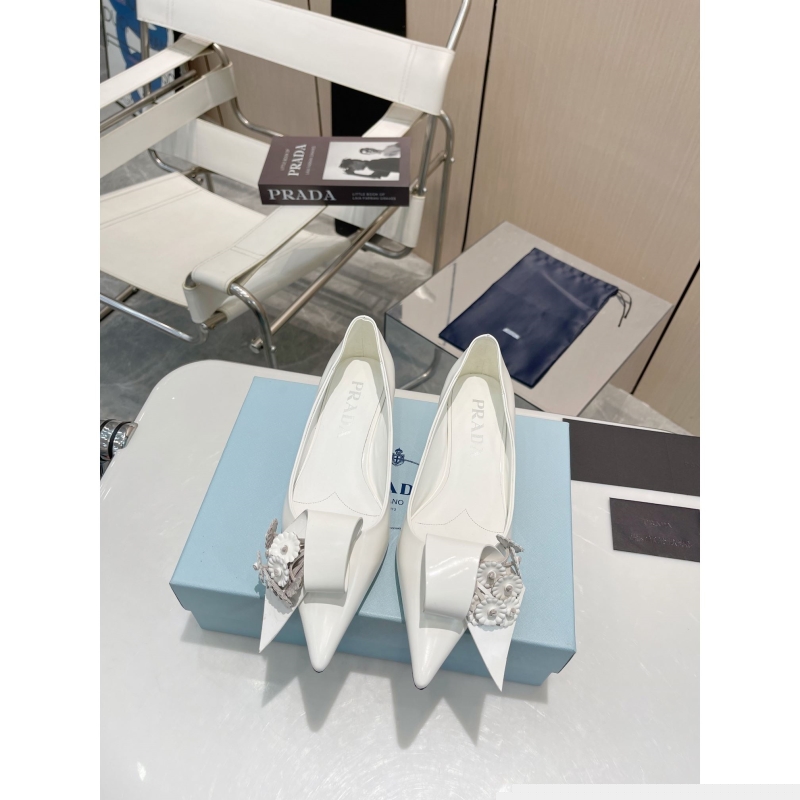 Pra*a flat shoes